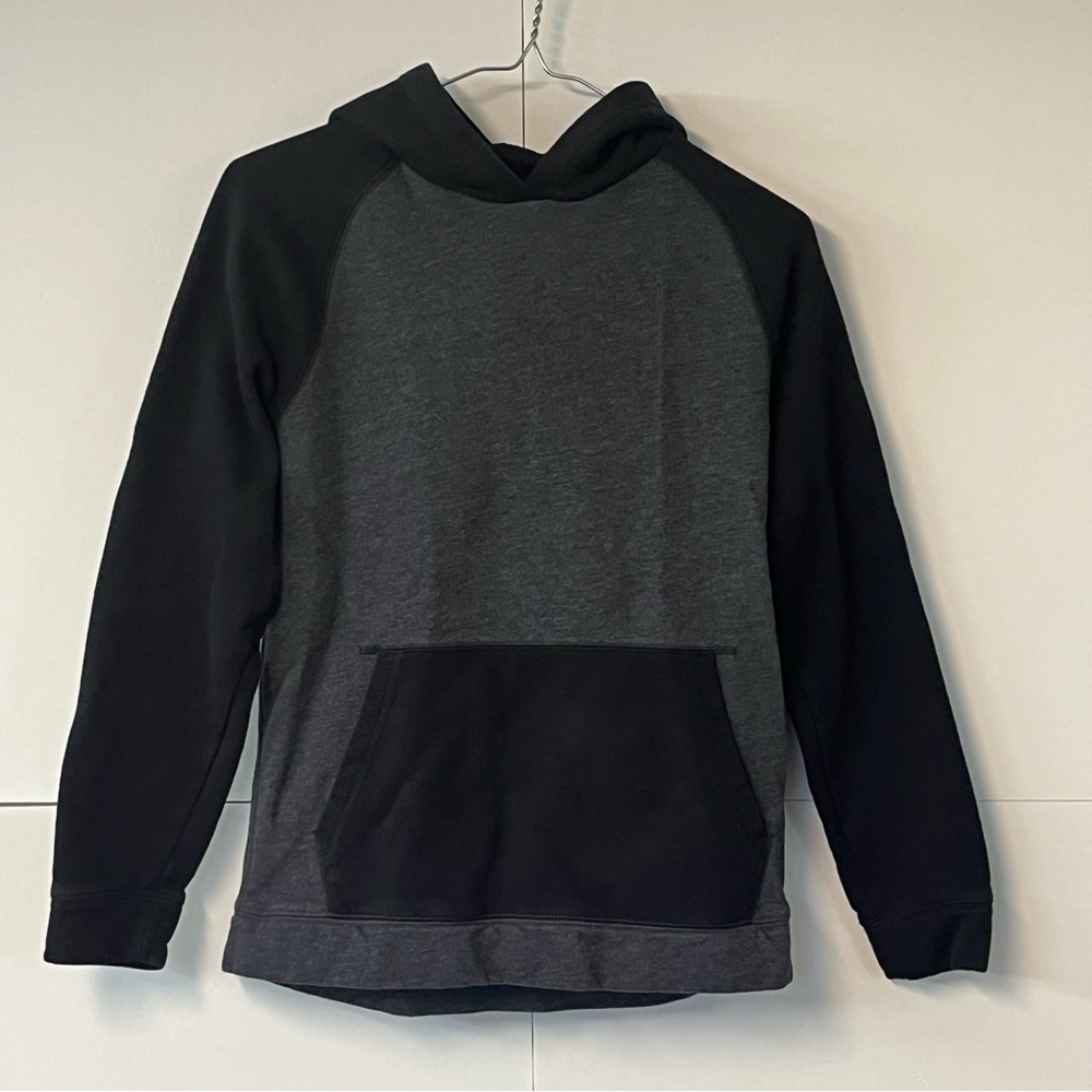 Boys Tek Gear Black and Dark Gray Hoodie. Size Large (14/16)